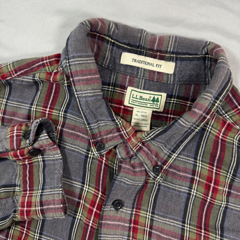 LL Bean Mens Flannel Shirt XL Traditional Fit Plaid Grey Red Cotton 228061